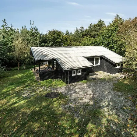 Warm Colors And Beautiful Outdoors In Thy *