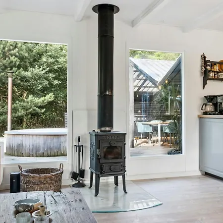 Warm Colors And Beautiful Outdoors In Thy Sønder Ydby