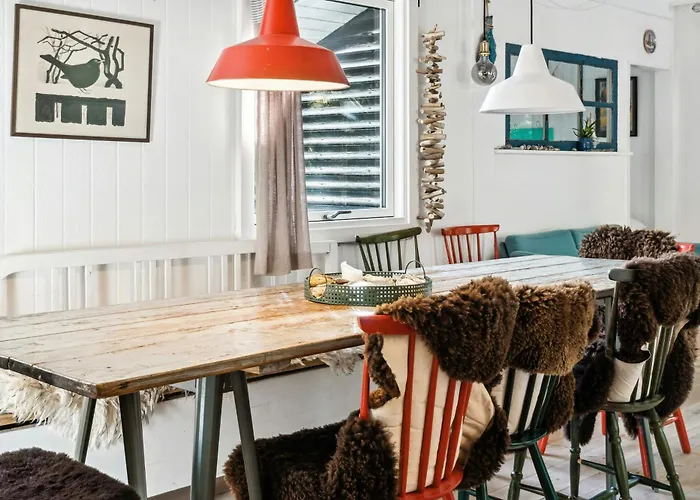 Warm Colors And Beautiful Outdoors In Thy Сasa de vacaciones